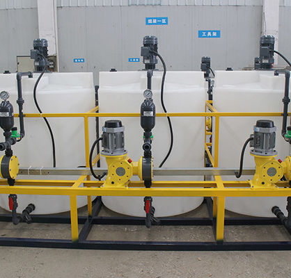 Yellow Industrial PE Dosing Bucket Corrosion Resistant Of Sludge Dewatering Equipment